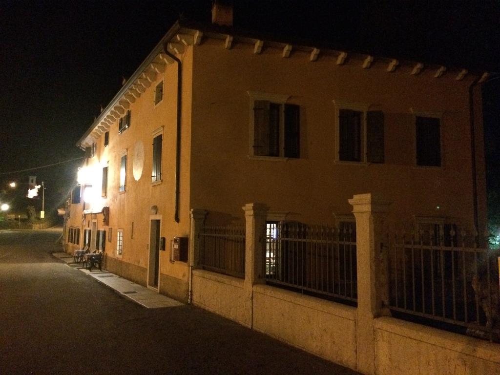 Albergo Al Platano Caprino Veronese Zewnętrze zdjęcie
