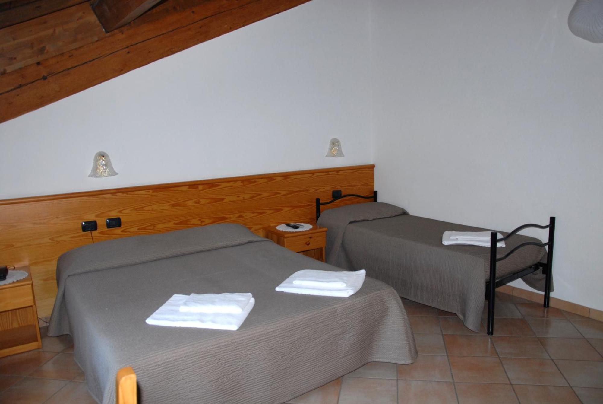Albergo Al Platano Caprino Veronese Pokój zdjęcie