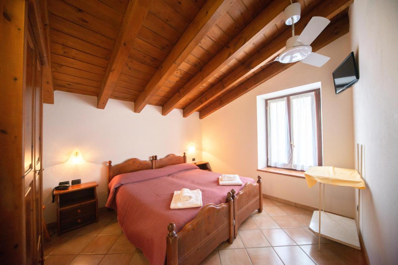 Albergo Al Platano Caprino Veronese Zewnętrze zdjęcie