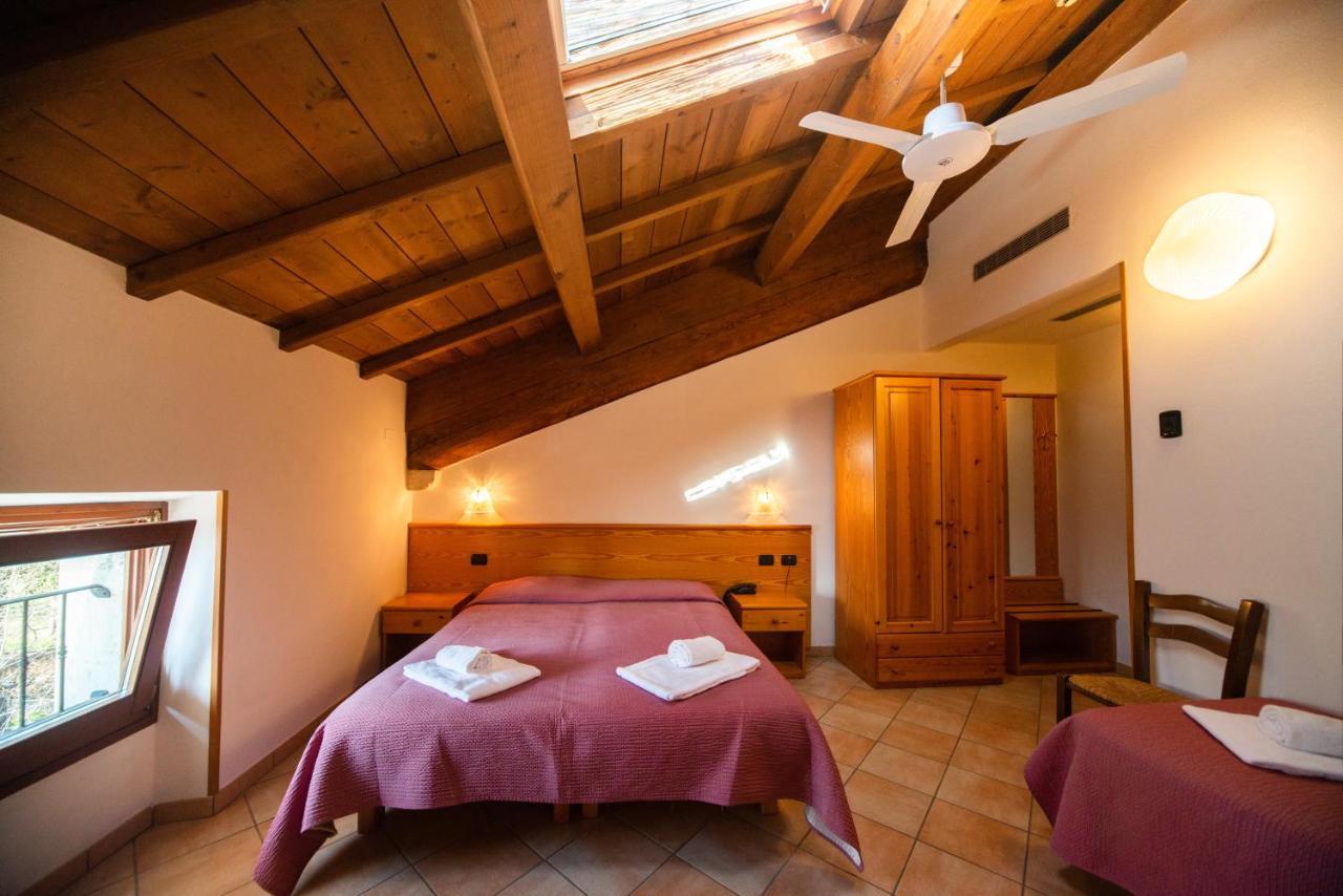 Albergo Al Platano Caprino Veronese Zewnętrze zdjęcie