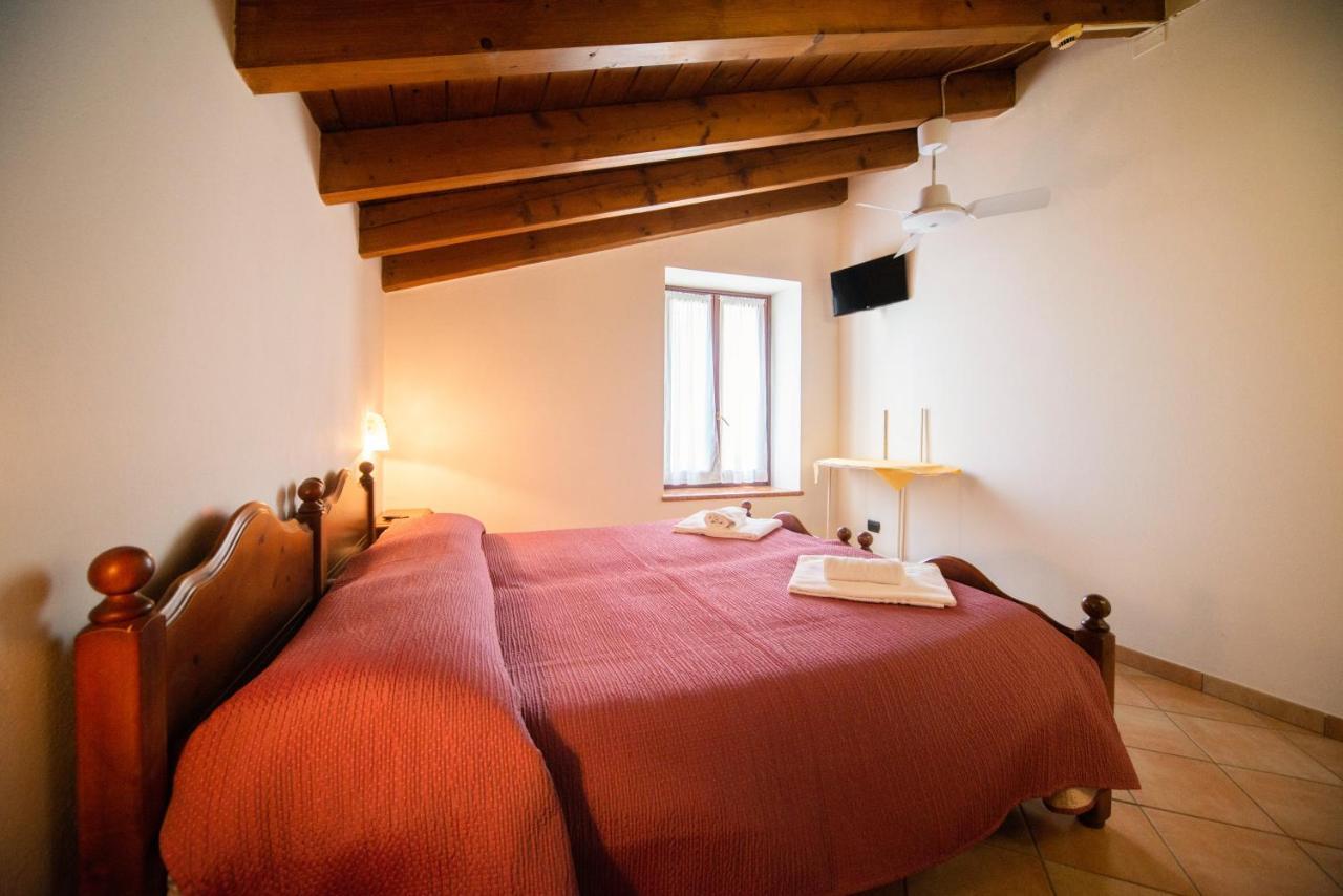Albergo Al Platano Caprino Veronese Zewnętrze zdjęcie