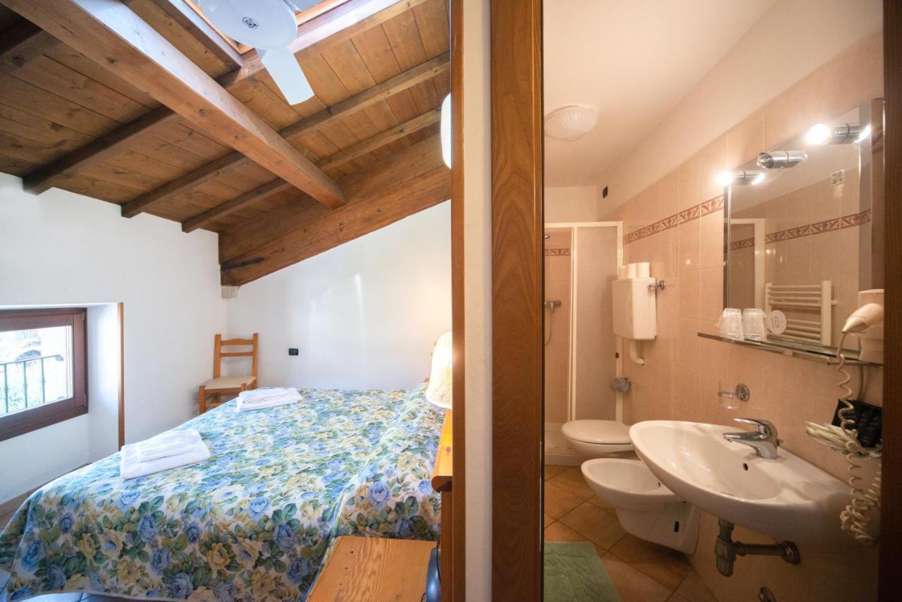 Albergo Al Platano Caprino Veronese Zewnętrze zdjęcie