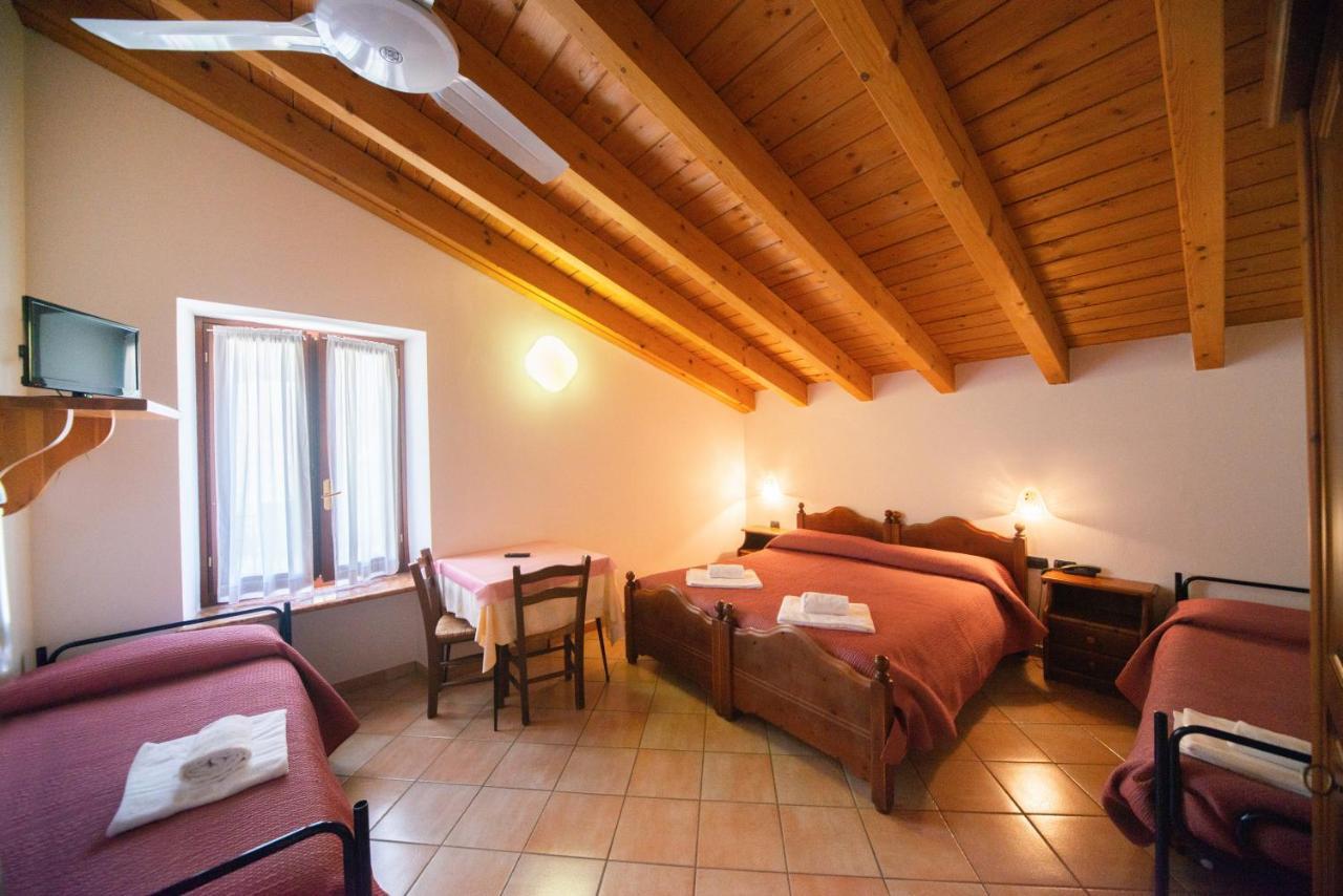 Albergo Al Platano Caprino Veronese Zewnętrze zdjęcie